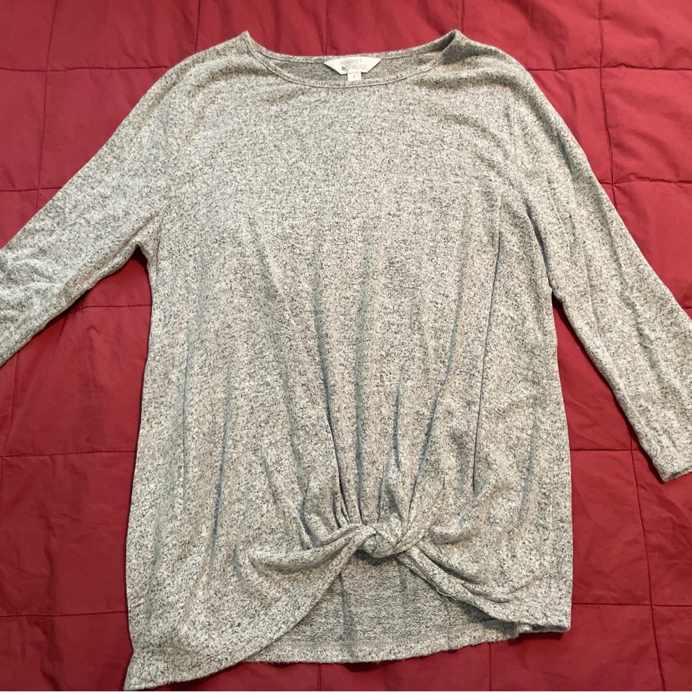 Market & Spruce 
Heather Gray Long Sleeve Top